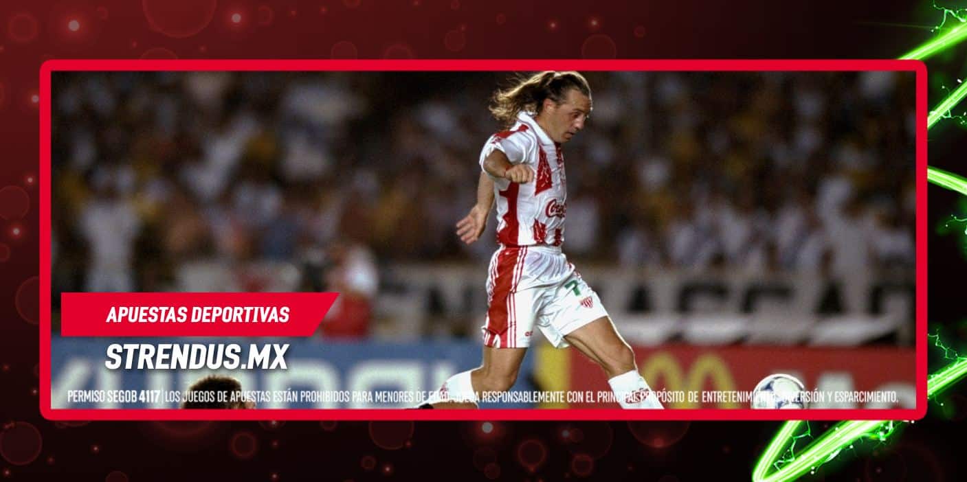 Alex Aguinaga jugadores históricos del Necaxa